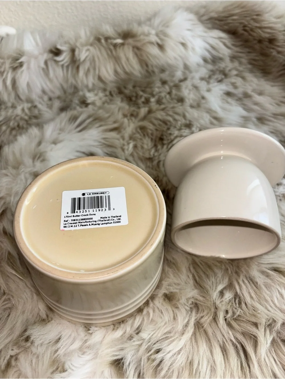 Le Creuset Cream Stoneware Covered Jar NWOB - Picture 4 of 4